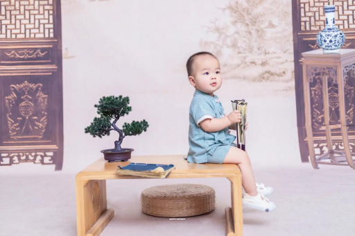 宿州女宝宝换尿布